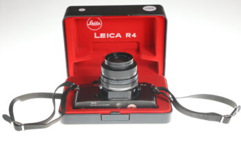 Leica R4 + Elmarit-R 35mm f2.8 + display case - Image 2
